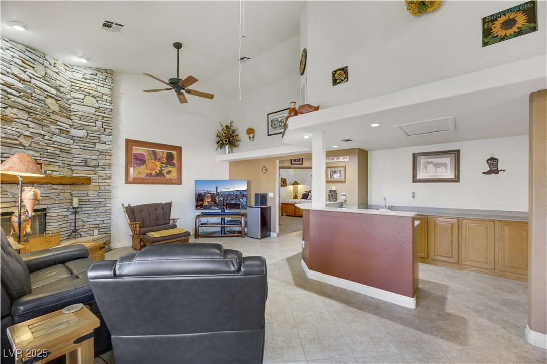 Las Vegas, Nevada 89123, United States, 4 Bedrooms Bedrooms, ,2 BathroomsBathrooms,Residential,Pending,20998