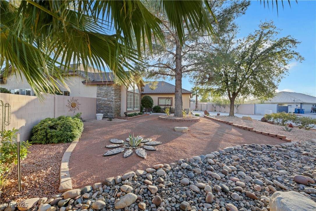 Las Vegas, Nevada 89123, United States, 4 Bedrooms Bedrooms, ,2 BathroomsBathrooms,Residential,Pending,20998