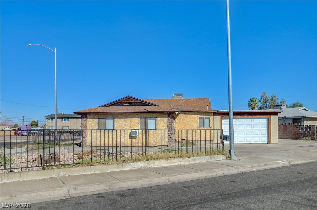 1724 PALM Street