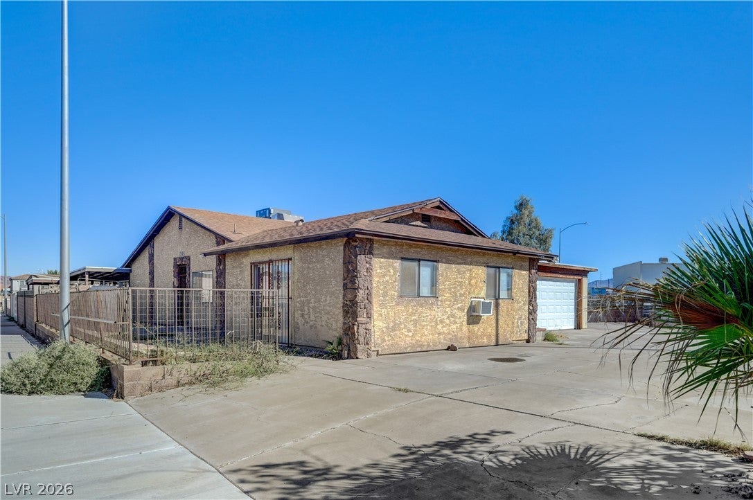 1724 PALM Street