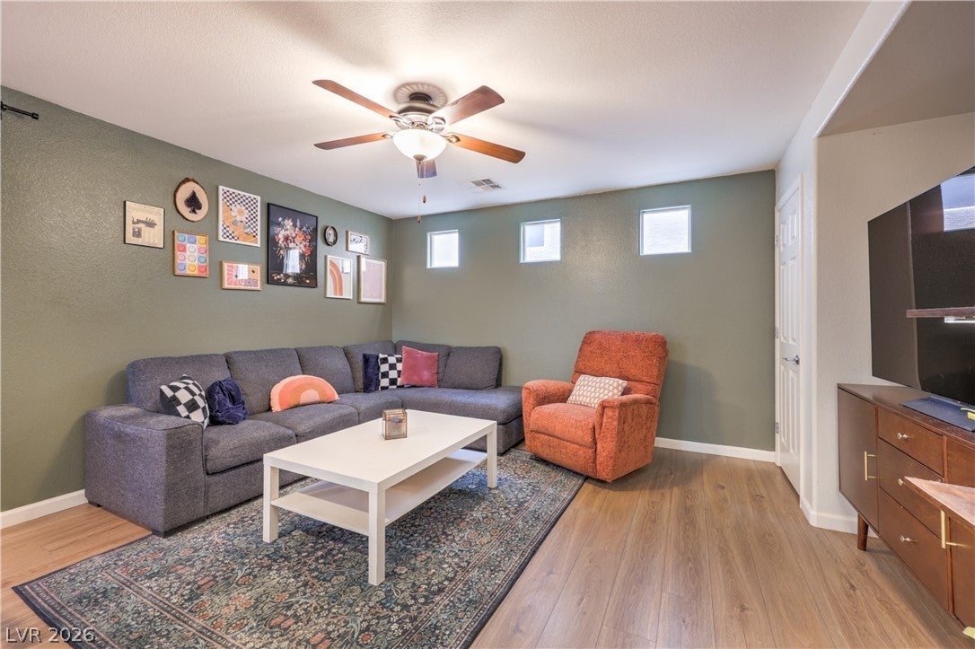 9112 Alluring Avenue