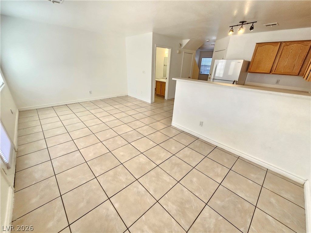 2521 Sierra Luna Avenue 101