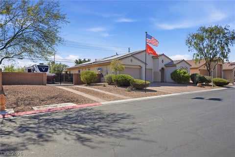 Homes For Sale - 4713 Overlook Ranch Street<br/> Clark County, North Las Vegas, NV 89031