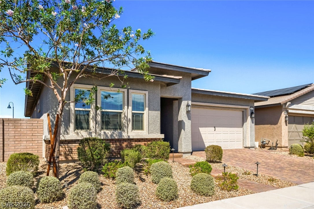 647 Longfeather Street