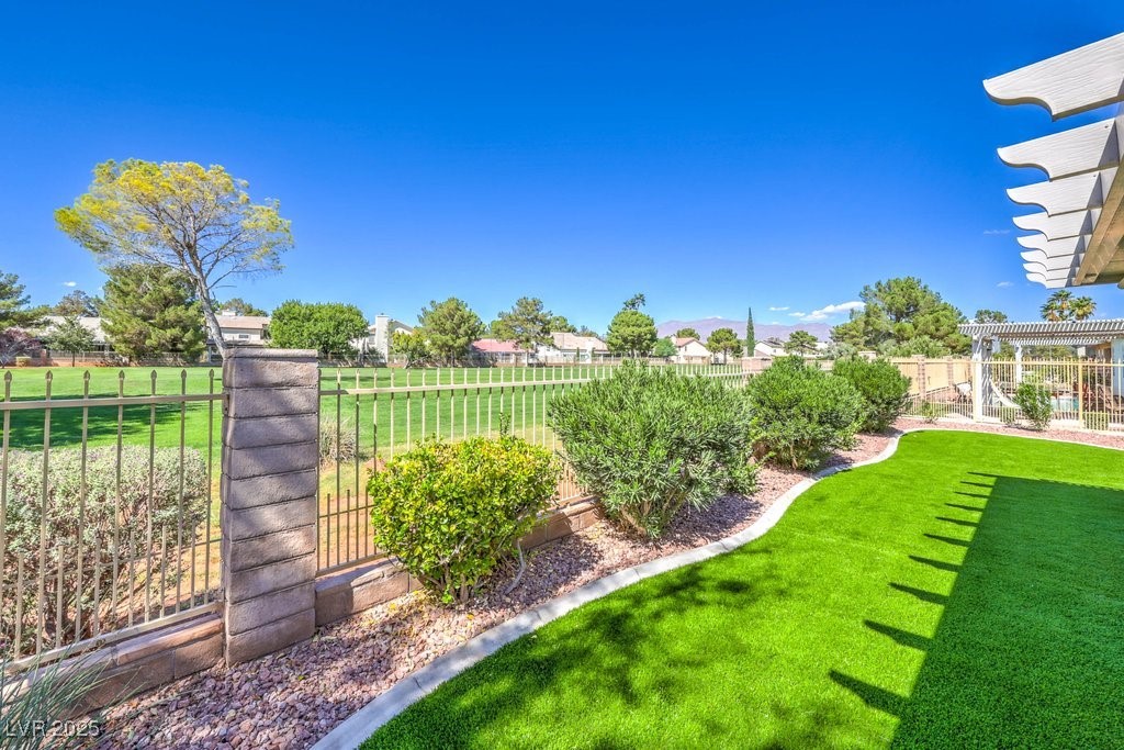 5433 HONEY MESQUITE Lane
