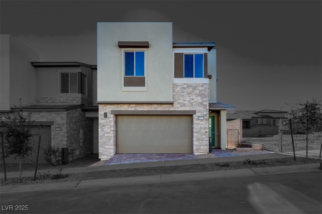 11935 Angle Cliff Avenue