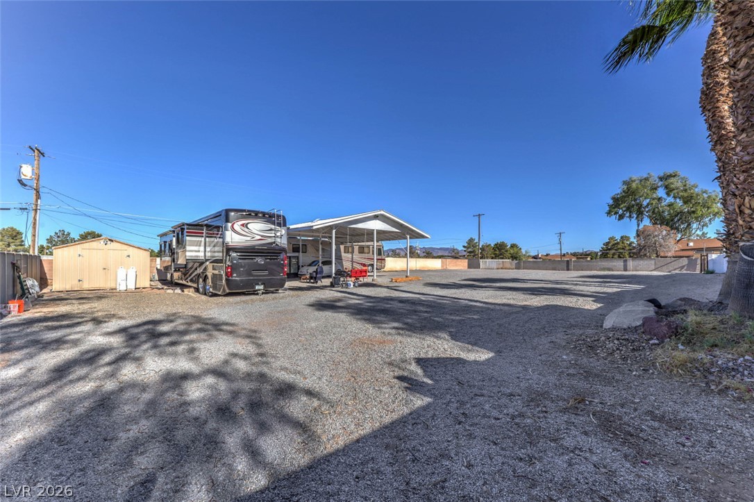 7996 La Cienega Street