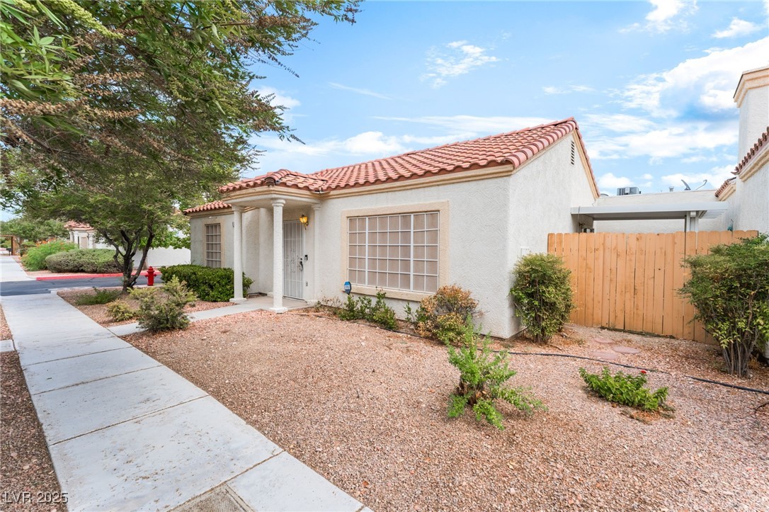 5401 Geneive Lane 101