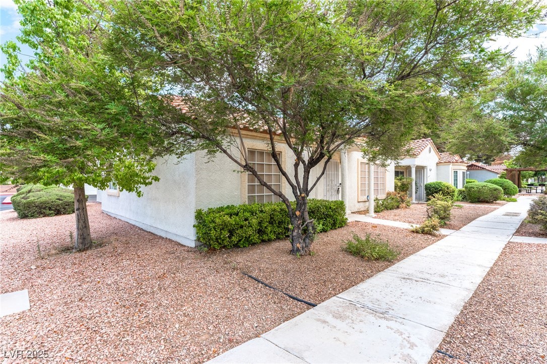 5401 Geneive Lane 101