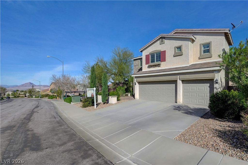 Photo of 176 Kirkton Street, Henderson, NV 89012 (MLS # 2751592)