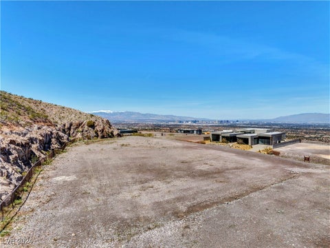 Photo of 5 Chisel Crest Court, Henderson, NV 89012 (MLS # 2605281)