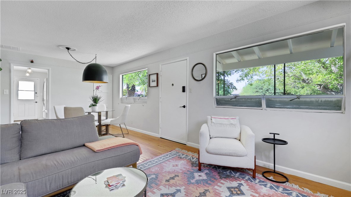 Las Vegas, Nevada 89102, United States, 2 Bedrooms Bedrooms, ,1 BathroomBathrooms,Residential,Active,235760