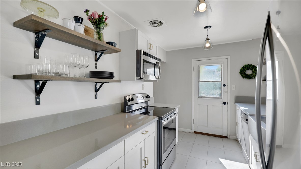 Las Vegas, Nevada 89102, United States, 2 Bedrooms Bedrooms, ,1 BathroomBathrooms,Residential,Active,235760