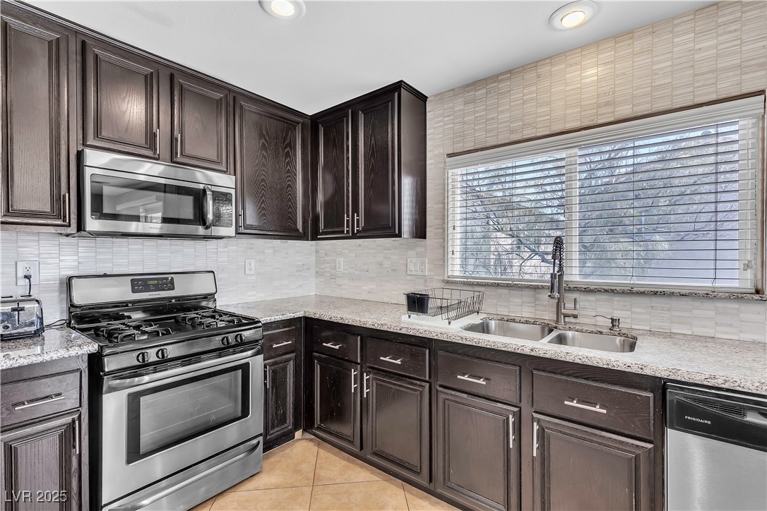 9541 Vast Valley Avenue, Las Vegas, Nevada image 8