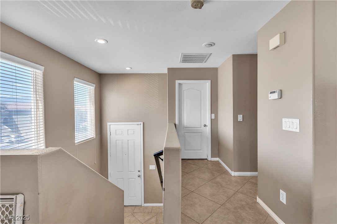 9541 Vast Valley Avenue, Las Vegas, Nevada image 4