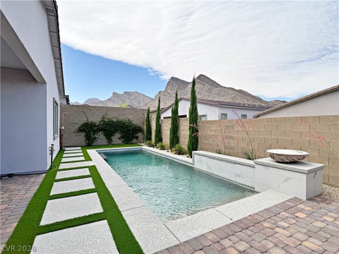 Homes For Sale - 11622 Peregrine Point Court<br/> Las Vegas, NV 89138