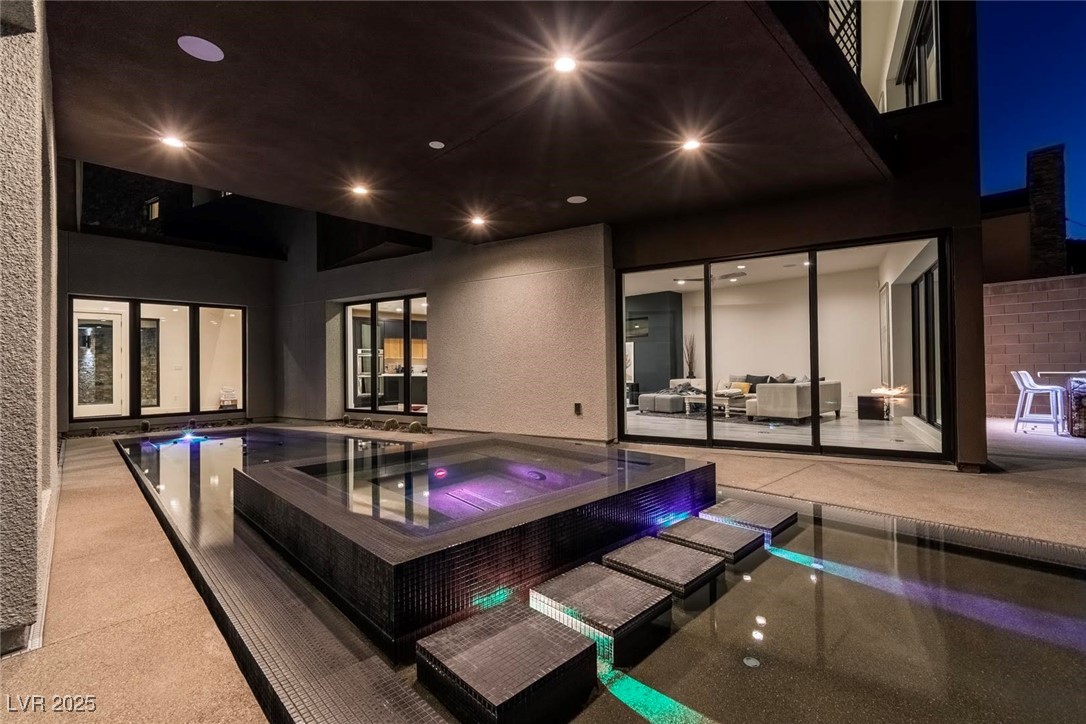 2208 Overlook Canyon Lane