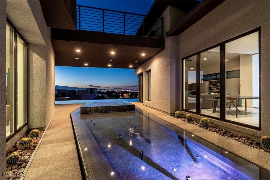 Photo of 2208 Overlook Canyon Lane, Henderson, NV 89052 (MLS # 2721379)