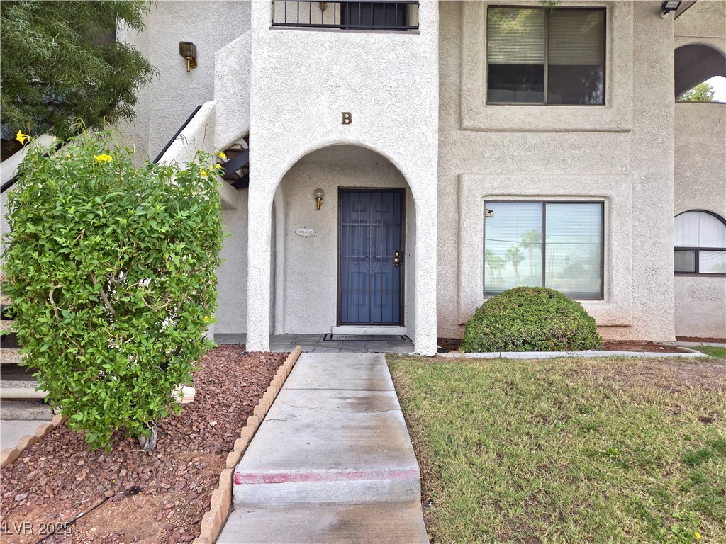 1400 Santa Margarita Street B