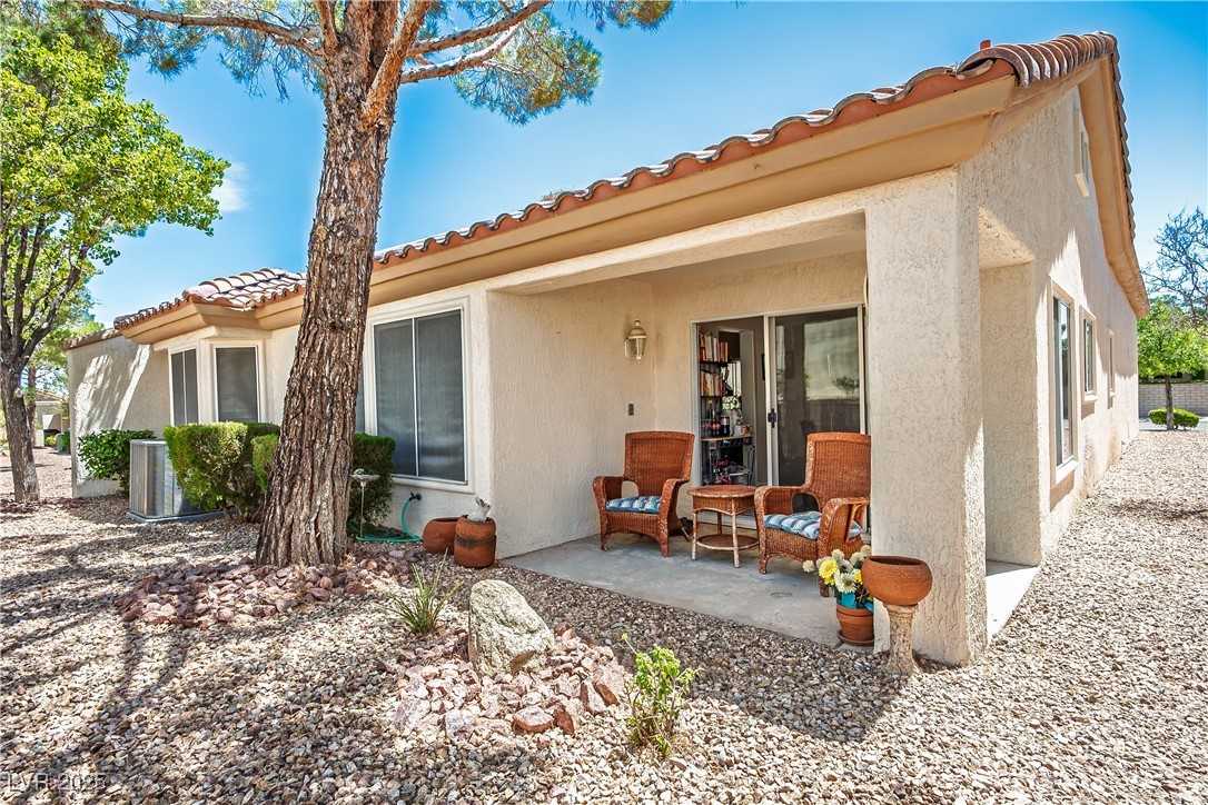 Properties 3 2441 Banora Point Drive