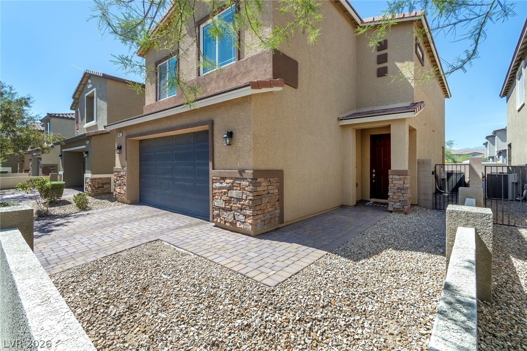 7333 Dazzle Point Street