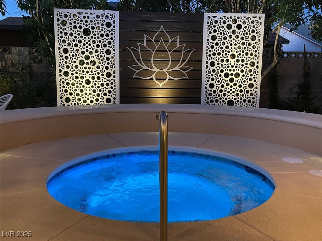 Las Vegas, Nevada 89146, United States, 3 Bedrooms Bedrooms, ,2 BathroomsBathrooms,Residential,Active,150310