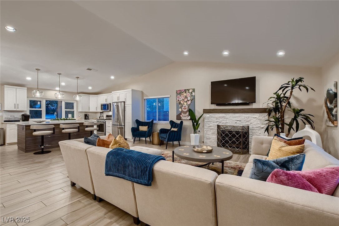 Las Vegas, Nevada 89146, United States, 3 Bedrooms Bedrooms, ,2 BathroomsBathrooms,Residential,Active,150310