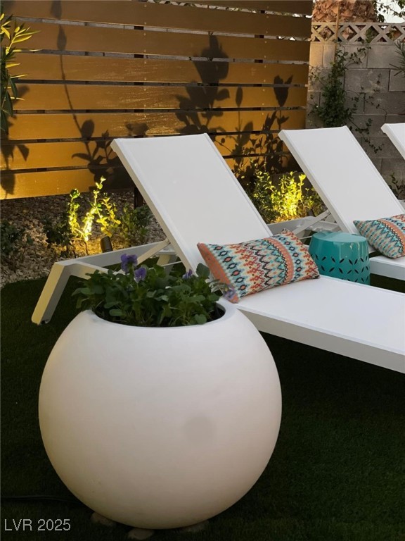 Las Vegas, Nevada 89146, United States, 3 Bedrooms Bedrooms, ,2 BathroomsBathrooms,Residential,Active,150310