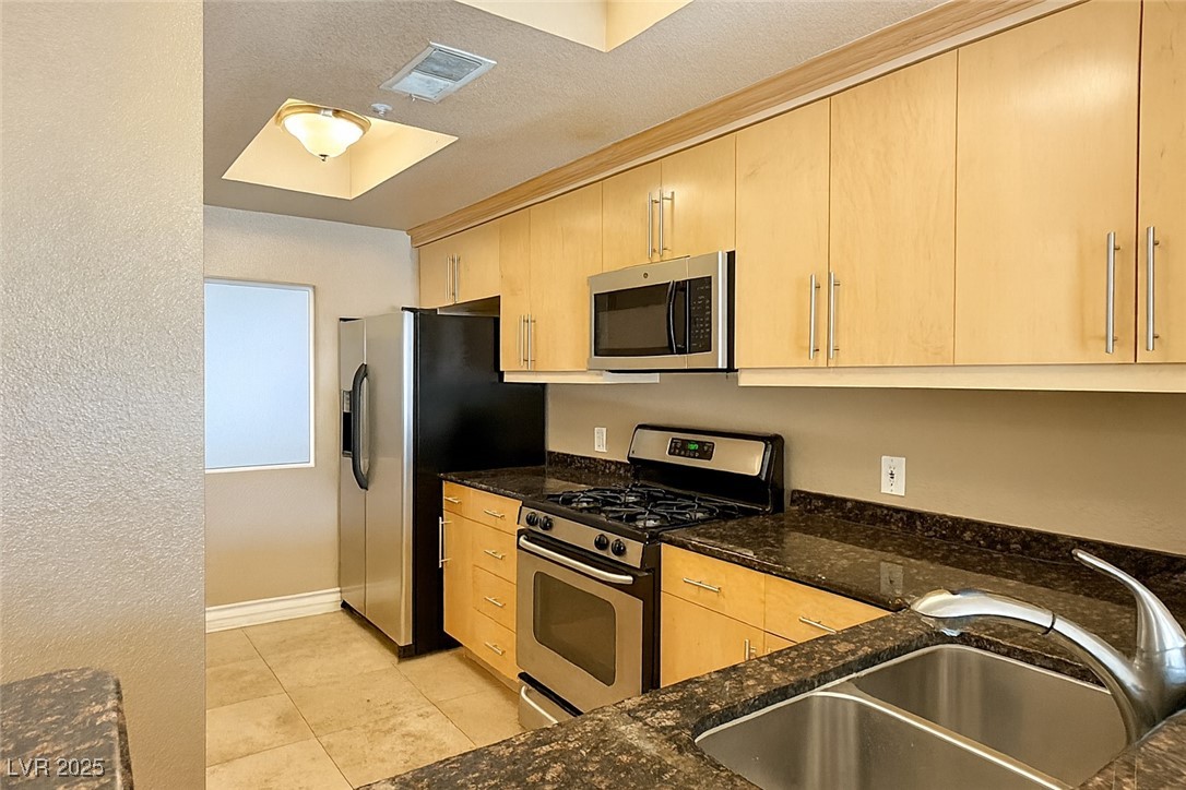 220 E Flamingo Road 125