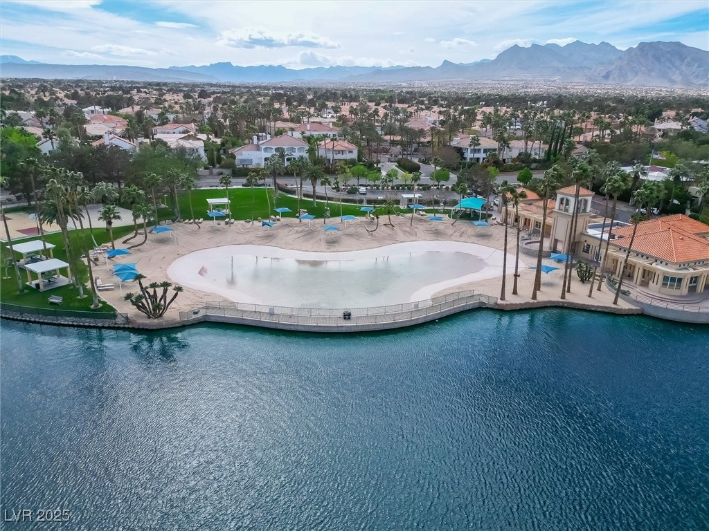 Las Vegas, Nevada 89128, United States, 2 Bedrooms Bedrooms, ,2 BathroomsBathrooms,Residential,Pending,96436