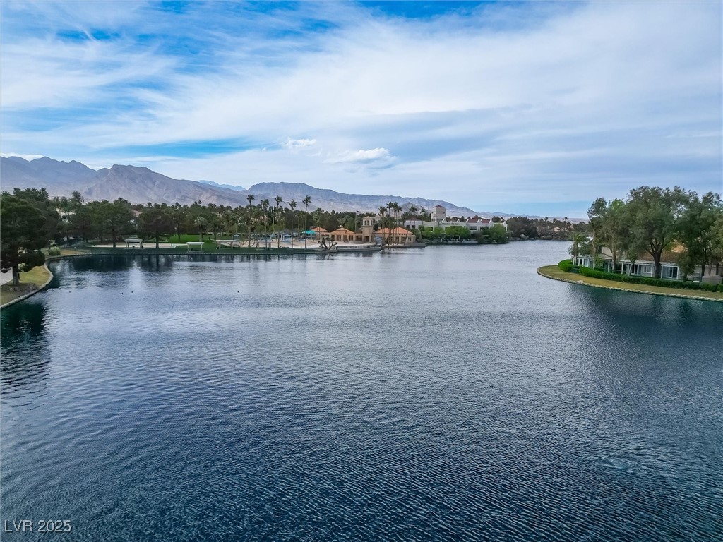 Las Vegas, Nevada 89128, United States, 2 Bedrooms Bedrooms, ,2 BathroomsBathrooms,Residential,Pending,96436