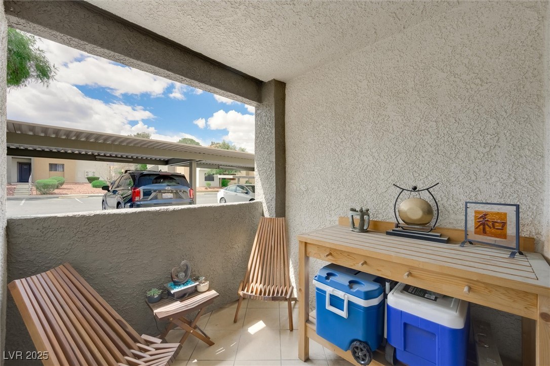 Las Vegas, Nevada 89128, United States, 2 Bedrooms Bedrooms, ,2 BathroomsBathrooms,Residential,Pending,96436