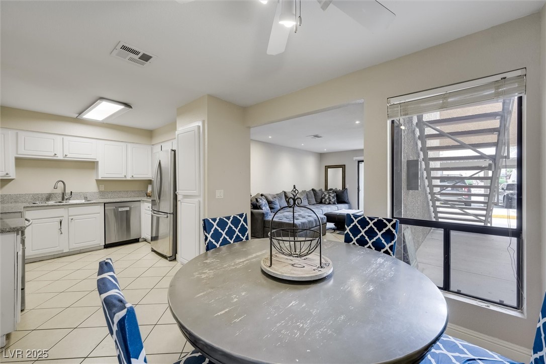 Las Vegas, Nevada 89128, United States, 2 Bedrooms Bedrooms, ,2 BathroomsBathrooms,Residential,Pending,96436