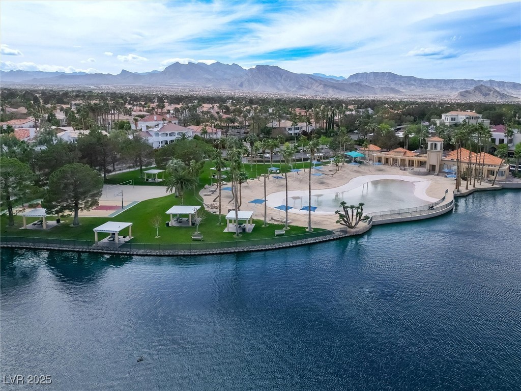 Las Vegas, Nevada 89128, United States, 2 Bedrooms Bedrooms, ,2 BathroomsBathrooms,Residential,Pending,96436