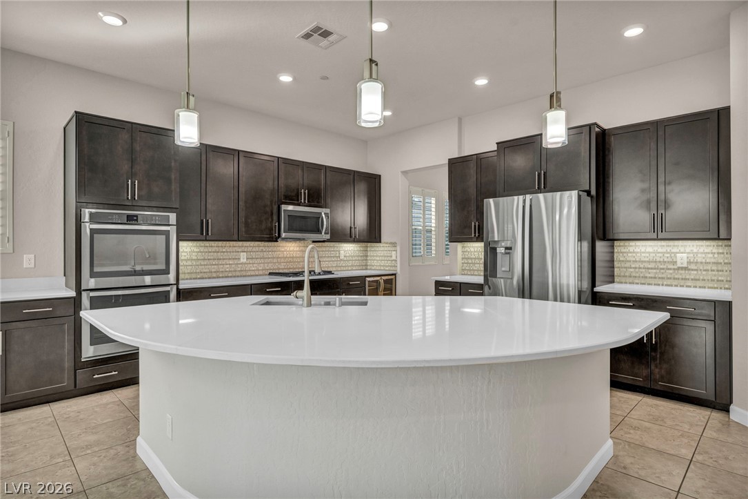 3139 DALMAZIA Avenue