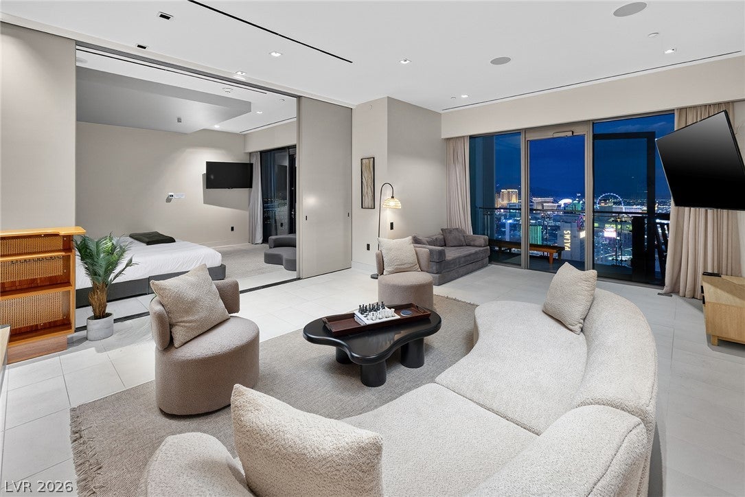4381 W Flamingo Road 58306