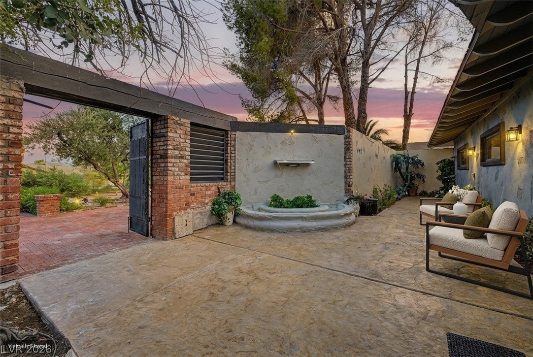1572 Santa Anita Drive