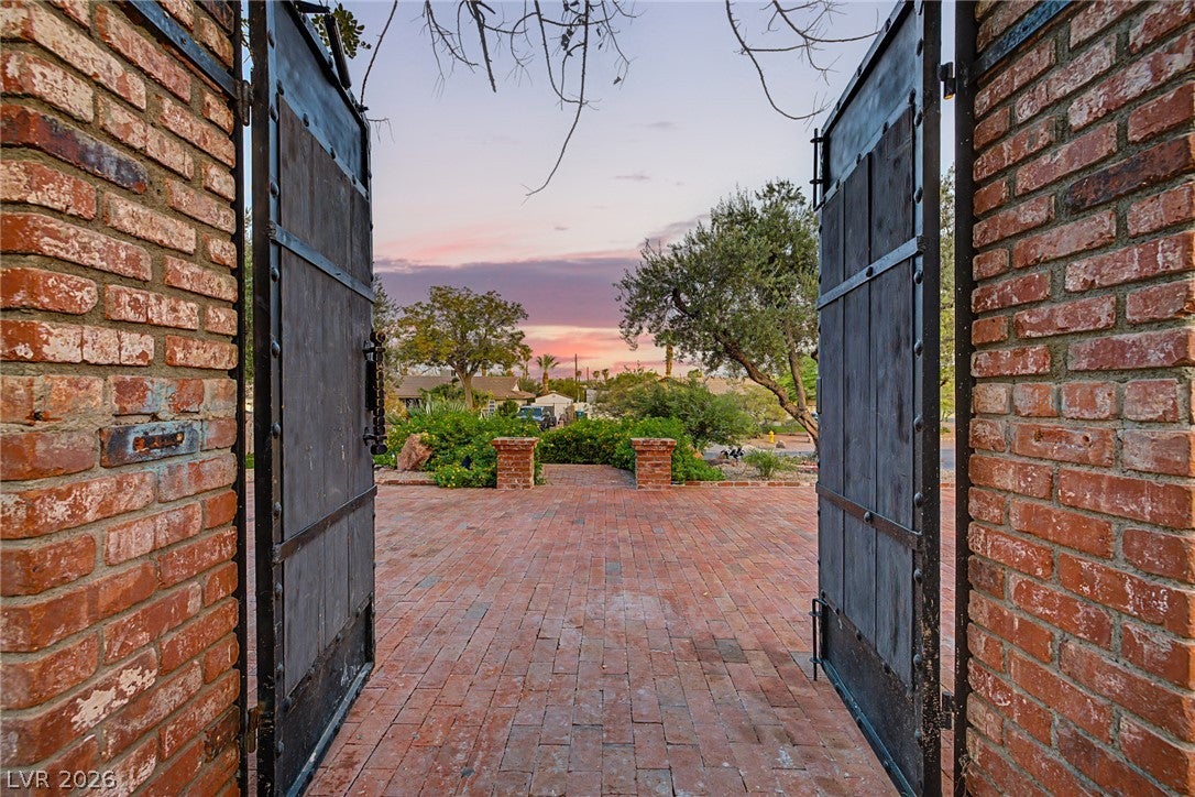 1572 Santa Anita Drive