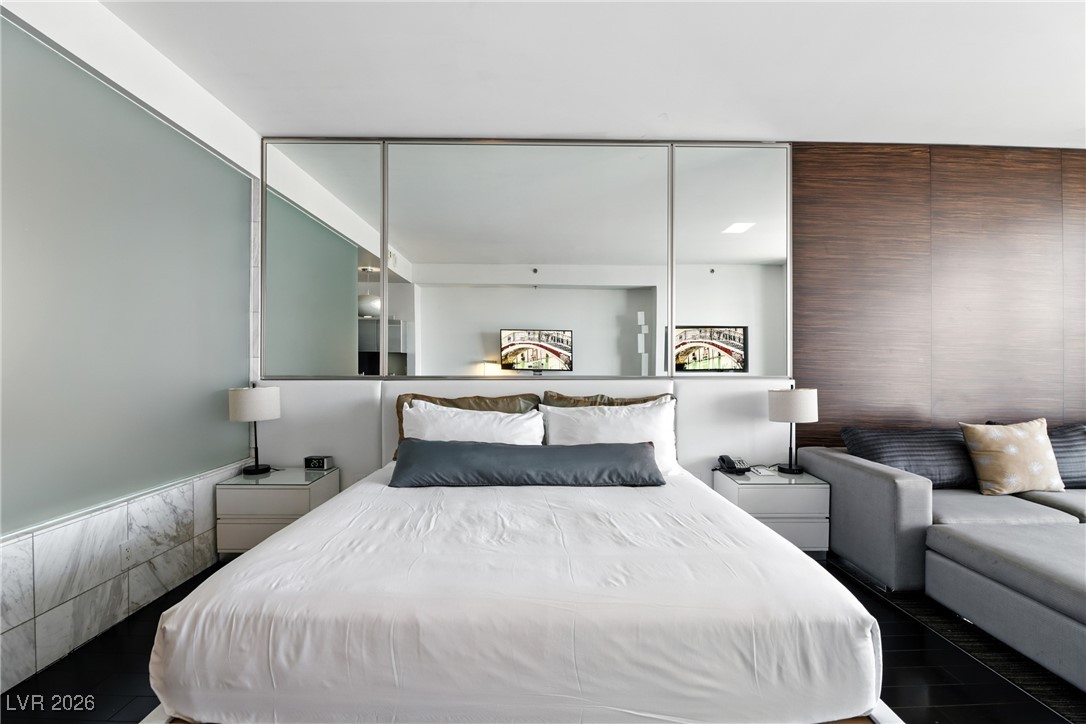 4381 W Flamingo Road 1003