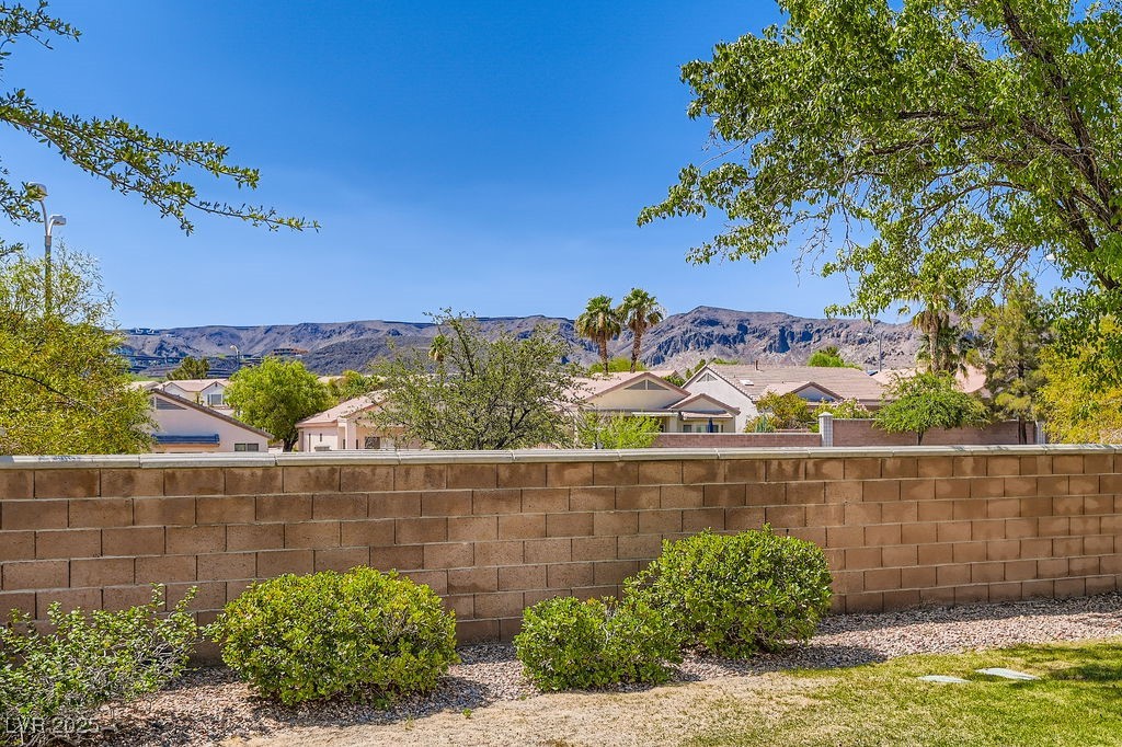 Properties 3 2085 Joy View Lane