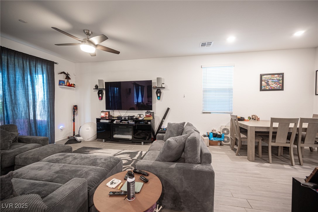 3746 Bright Aquarius Lane, Henderson, Nevada image 15