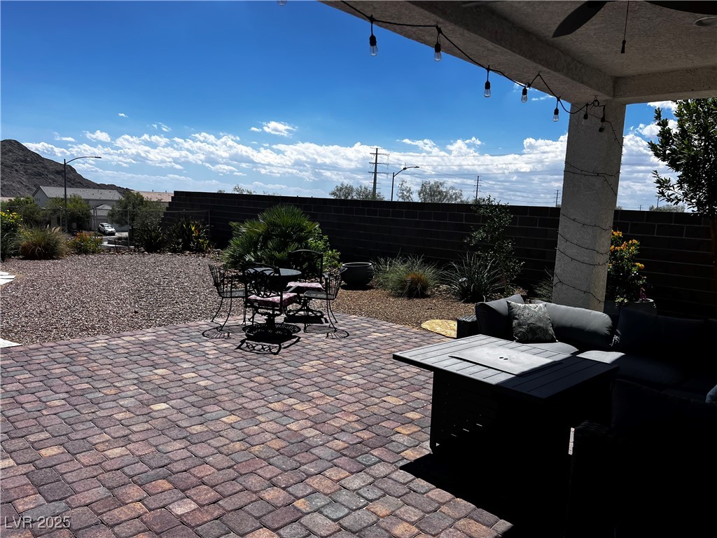 Las Vegas, Nevada 89129, United States, 3 Bedrooms Bedrooms, ,3 BathroomsBathrooms,Residential,Active,19740