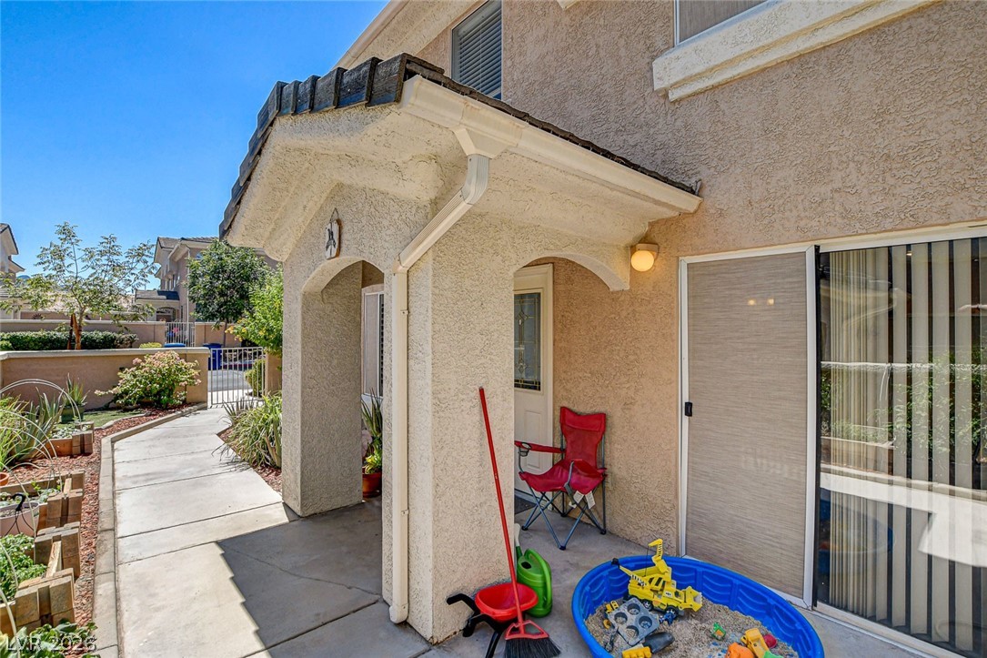 916 Twinkling Sky Avenue