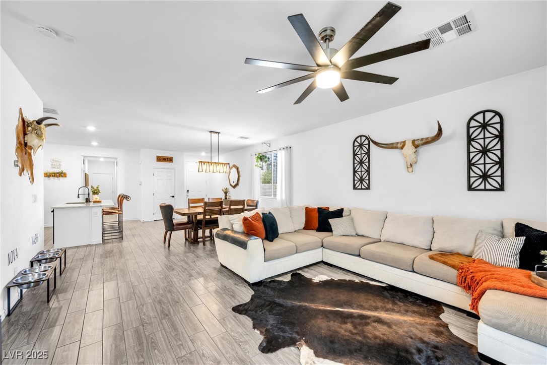 6318 Amber Sunrise Street, North Las Vegas, Nevada image 13