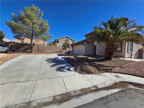 Homes For Sale - 3640 Spring Day Court<br/> Las Vegas, NV 89147