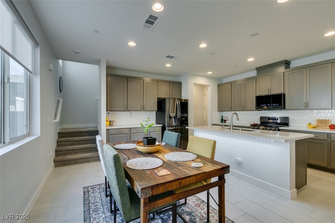 Las Vegas, Nevada 89143, United States, 4 Bedrooms Bedrooms, ,3 BathroomsBathrooms,Residential,Active,190695