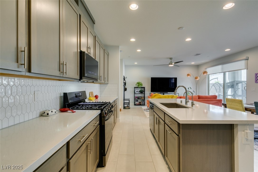 Las Vegas, Nevada 89143, United States, 4 Bedrooms Bedrooms, ,3 BathroomsBathrooms,Residential,Active,190695