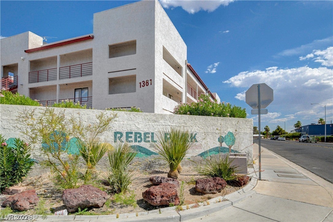 1381 E University Avenue 307
