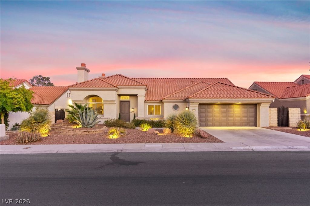 Photo of 2900 Crown Ridge Drive, Las Vegas, NV 89134 (MLS # 2763983)