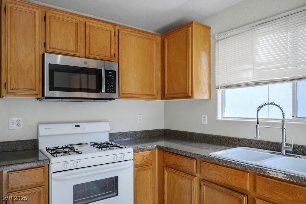 Las Vegas, Nevada 89123, United States, 3 Bedrooms Bedrooms, ,2 BathroomsBathrooms,Residential,Pending,125540